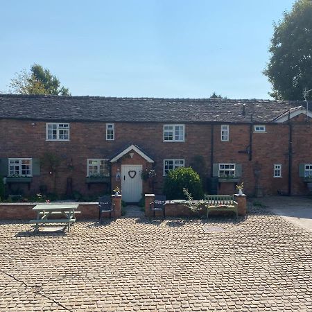 Bank Farm Cottages Nantwich Exterior photo