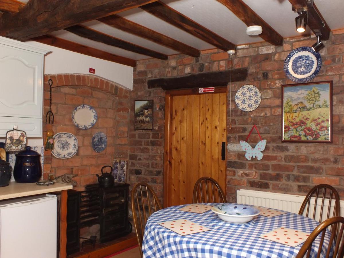 Bank Farm Cottages Nantwich Exterior photo
