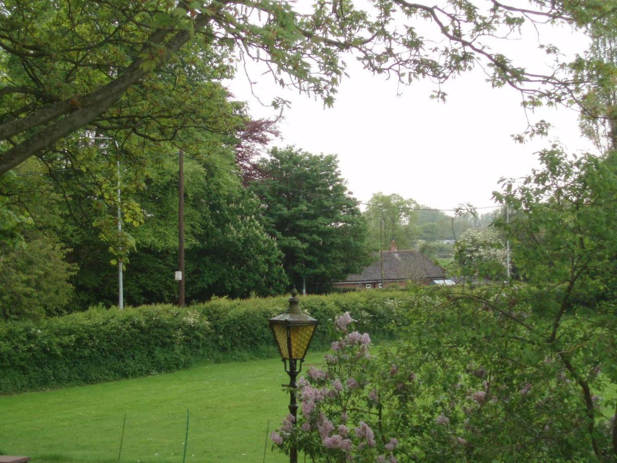 Bank Farm Cottages Nantwich Exterior photo